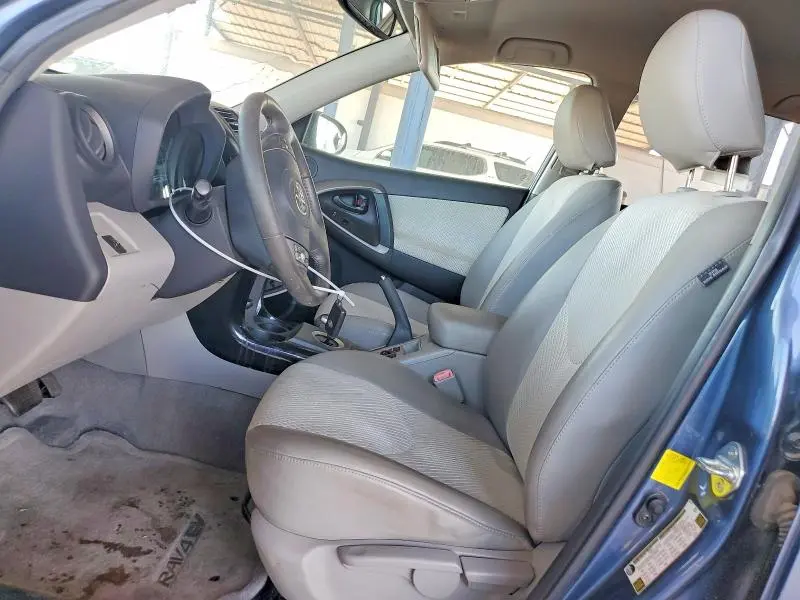 2014 TOYOTA RAV4 EV BASE  