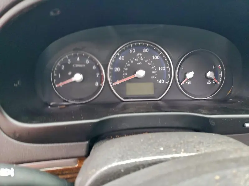 2011 HYUNDAI SANTA FE SE  