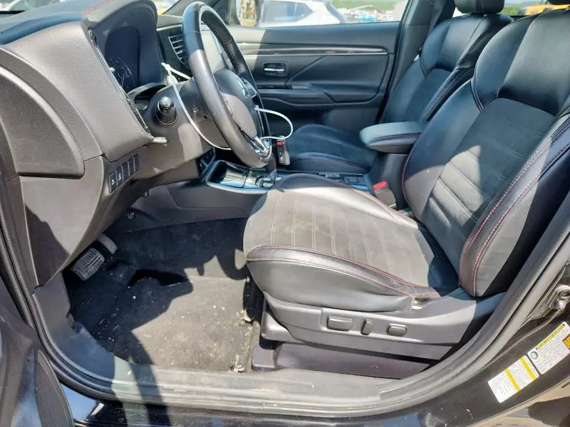 2020 MITSUBISHI OUTLANDER SE  