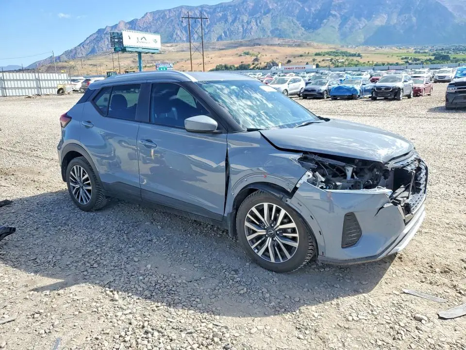 2023 NISSAN KICKS SV  