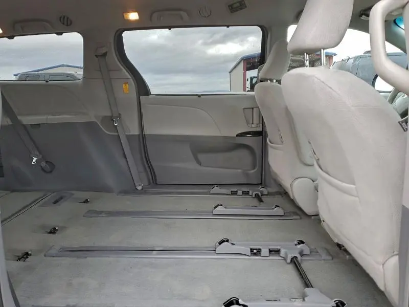 2014 TOYOTA SIENNA L 7-PASSENGER  