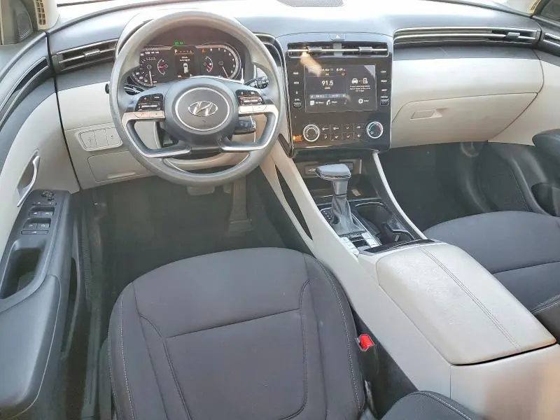 2023 HYUNDAI TUCSON SE  