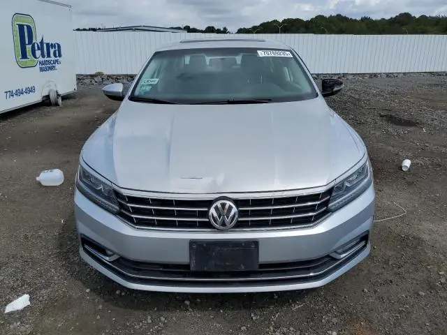 2018 VOLKSWAGEN PASSAT SE