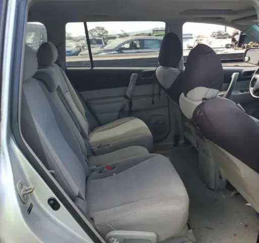 2010 TOYOTA HIGHLANDER SPORT  