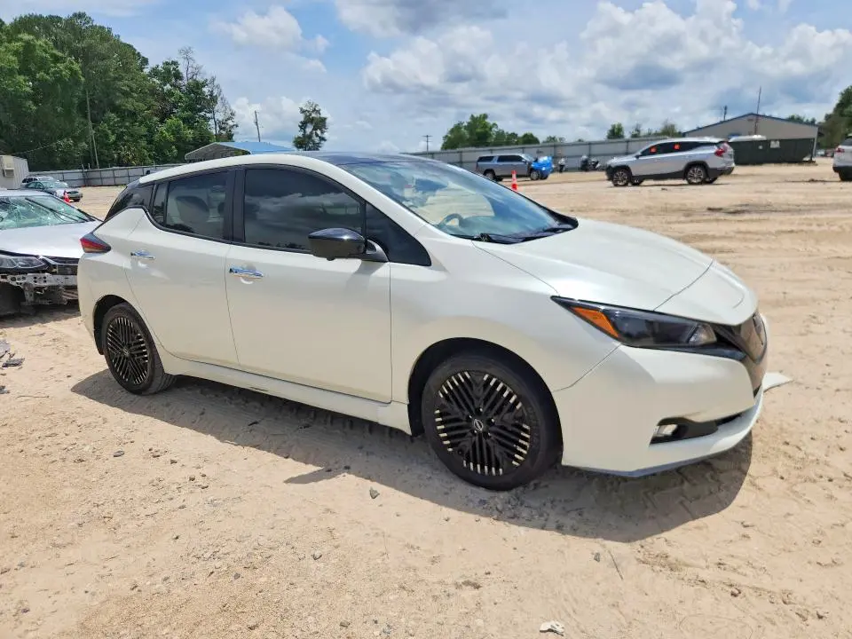 2023 NISSAN LEAF SV PLUS  