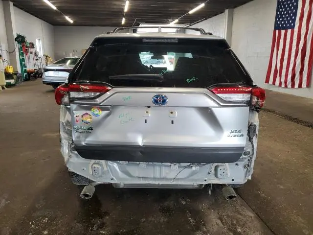 2019 TOYOTA RAV4 XLE  