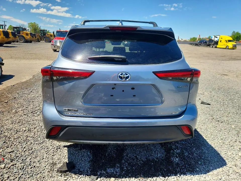 2021 TOYOTA HIGHLANDER HYBRID XLE  