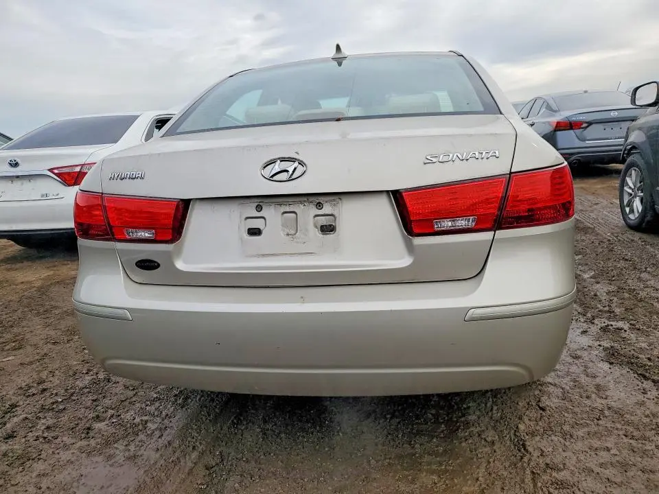 2010 HYUNDAI SONATA GLS  