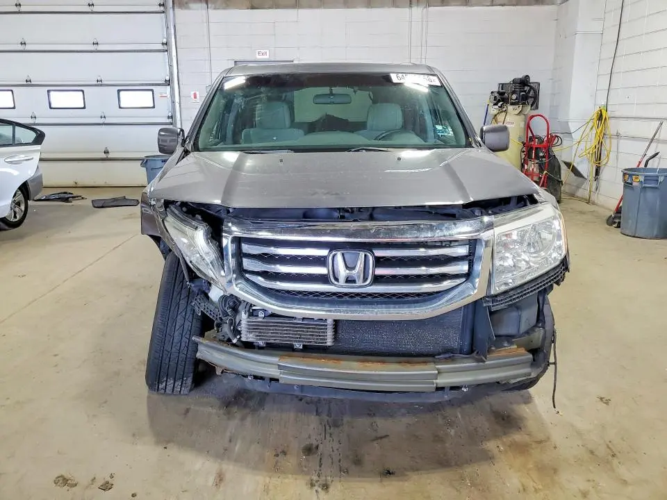 2015 HONDA PILOT SE  
