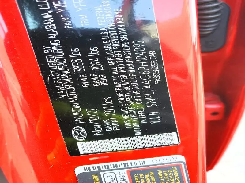 2023 HYUNDAI ELANTRA SE  