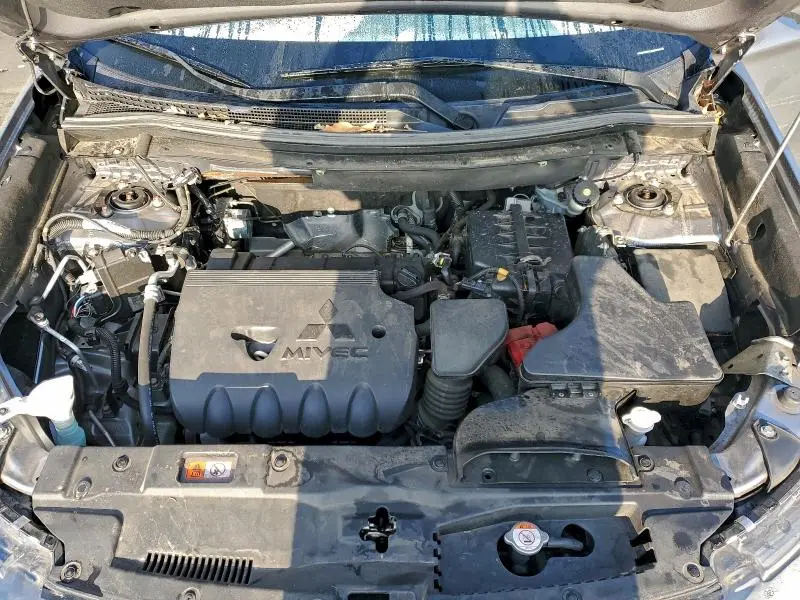 2019 MITSUBISHI OUTLANDER SE  