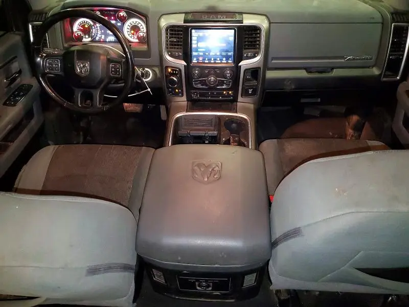 2018 RAM 1500 SLT 4WD 5.7L V-8