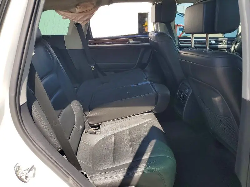 2012 VOLKSWAGEN TOUAREG V6 TDI  