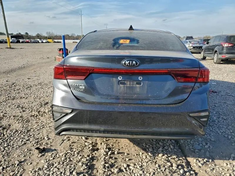 2019 KIA FORTE FE  