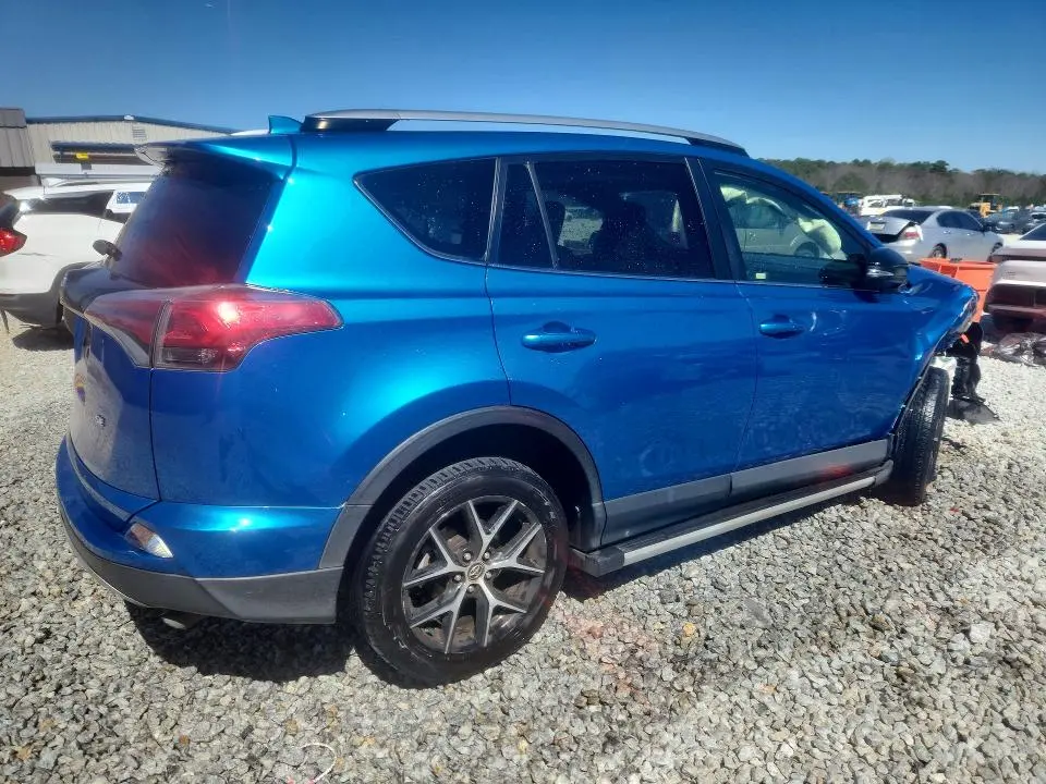 2017 TOYOTA RAV4 SE  