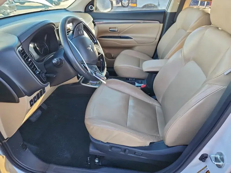 2020 MITSUBISHI OUTLANDER SE  