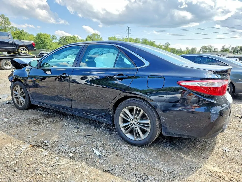2015 TOYOTA CAMRY SE  