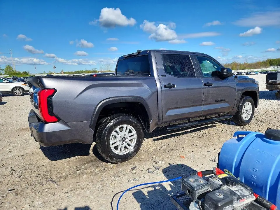 2025 TOYOTA TUNDRA SR5  