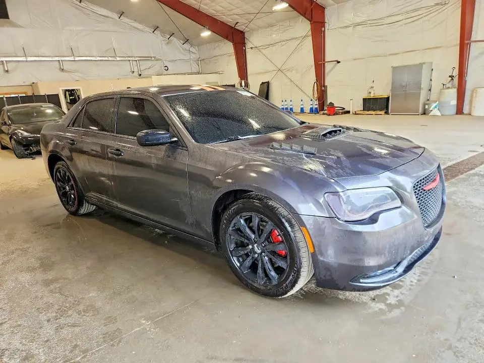 2016 CHRYSLER 300C   