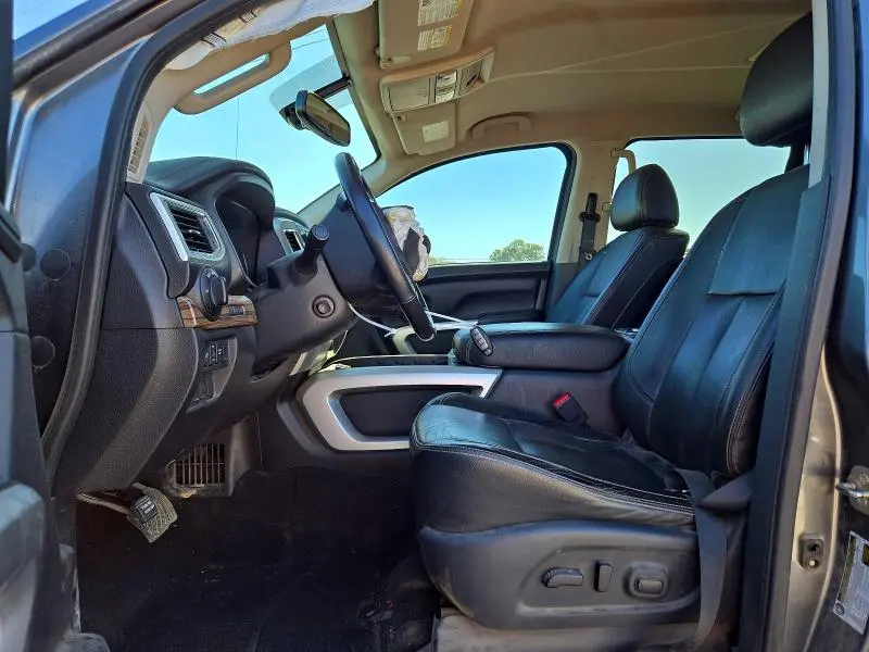 2019 NISSAN TITAN SL  