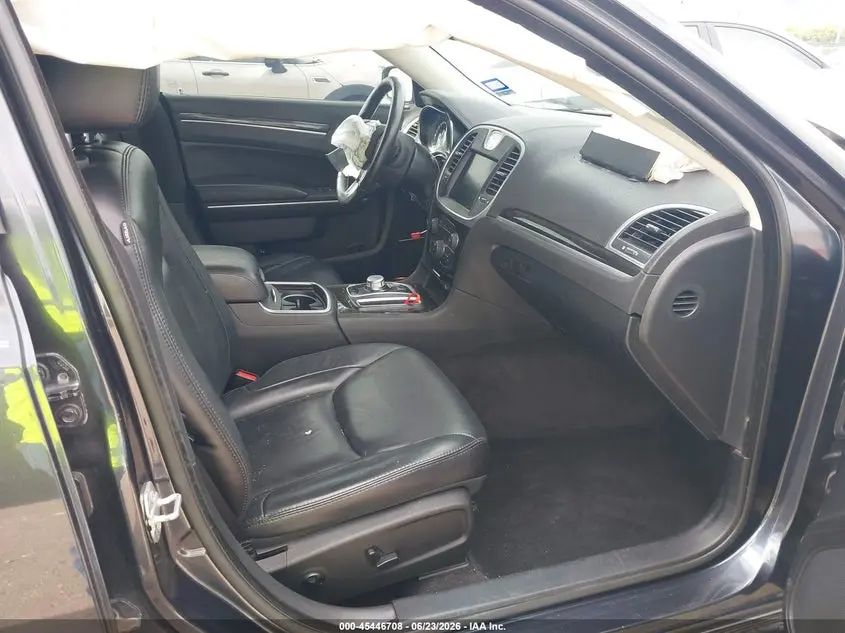 2016 CHRYSLER 300 LIMITED