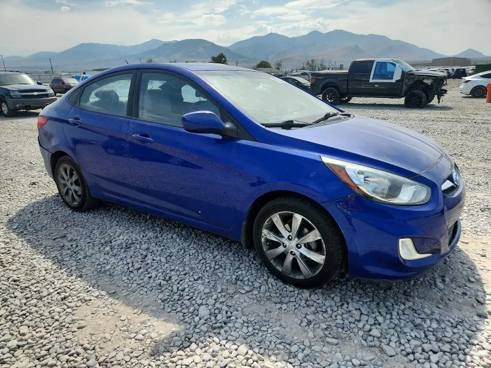 2012 HYUNDAI ACCENT GLS  