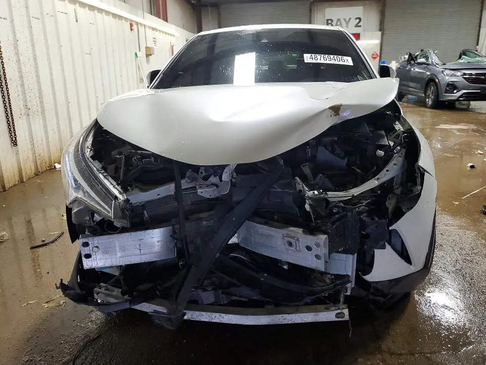 2019 TOYOTA C-HR LE  