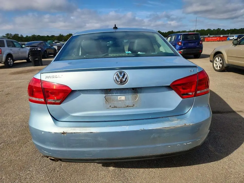 2013 VOLKSWAGEN PASSAT   