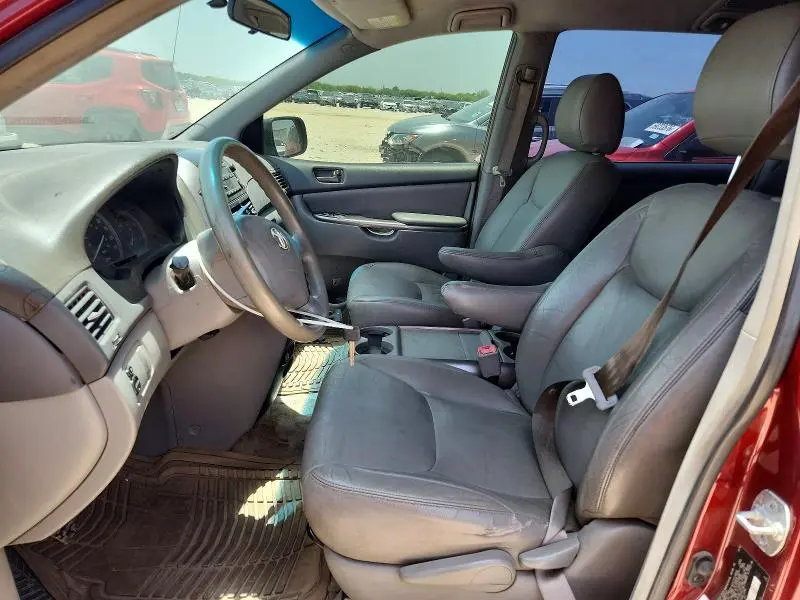 2010 TOYOTA SIENNA CE 8-PASSENGER  