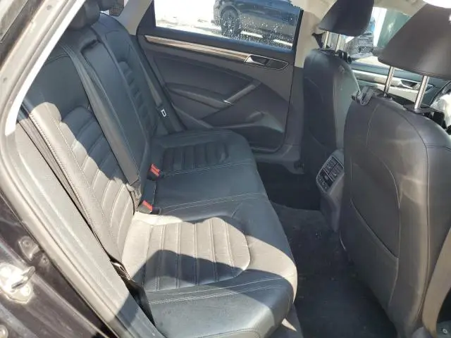 2017 VOLKSWAGEN PASSAT SEL PREMIUM  