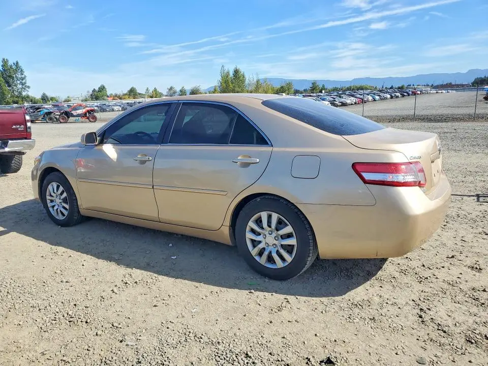 2010 TOYOTA CAMRY LE  