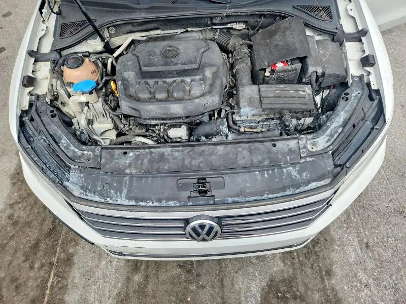 2018 VOLKSWAGEN PASSAT SE  