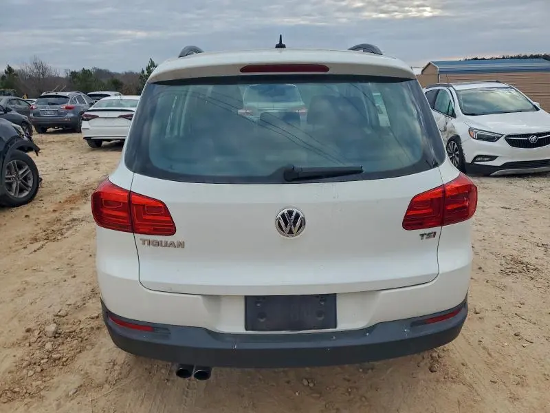 2016 VOLKSWAGEN TIGUAN S  