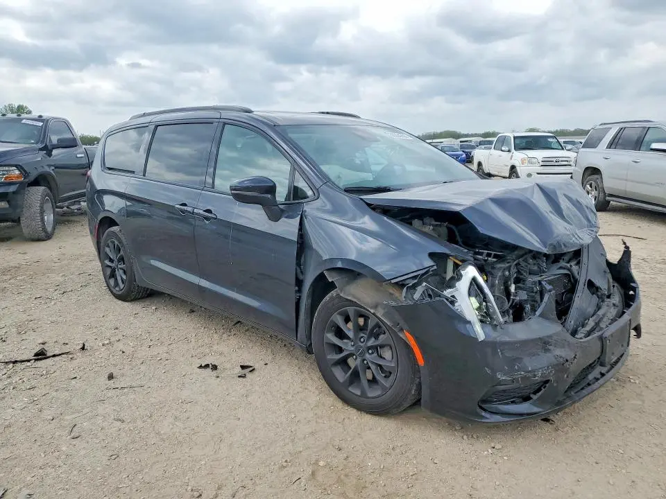 2021 CHRYSLER PACIFICA LIMITED  