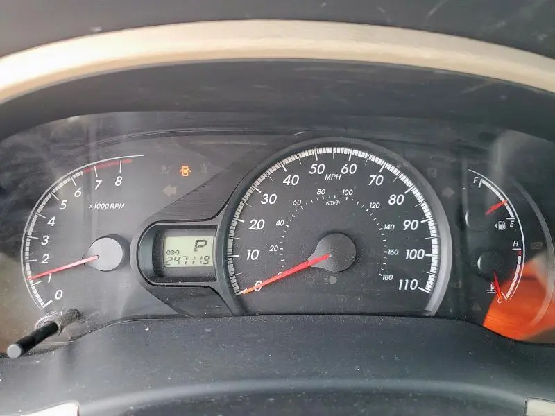 2011 TOYOTA SIENNA LE