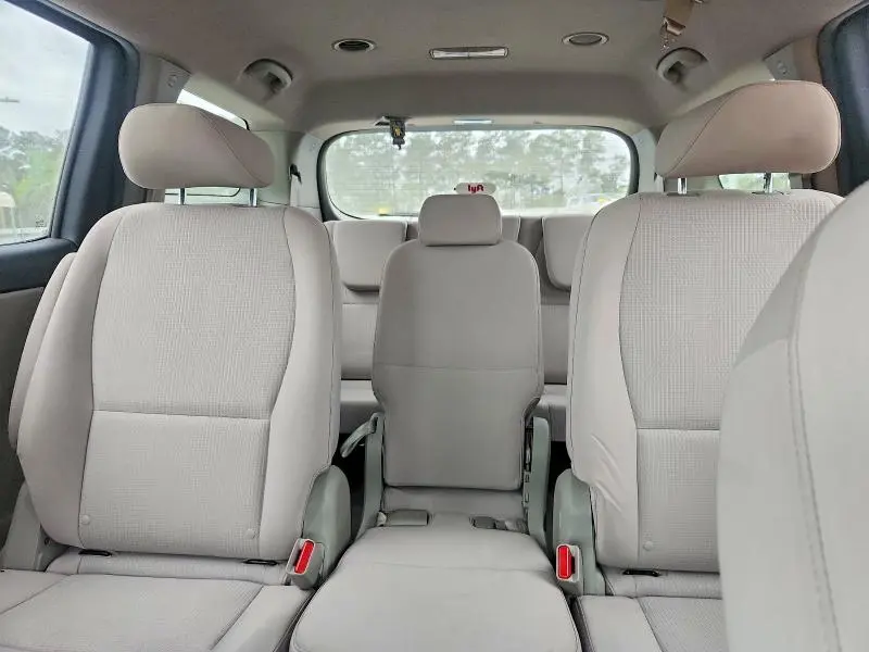 2019 KIA SEDONA LX  
