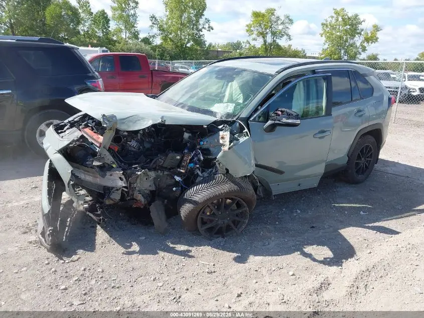 2022 TOYOTA RAV4 XLE