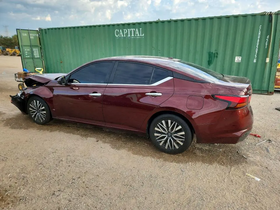 2023 NISSAN ALTIMA SV  