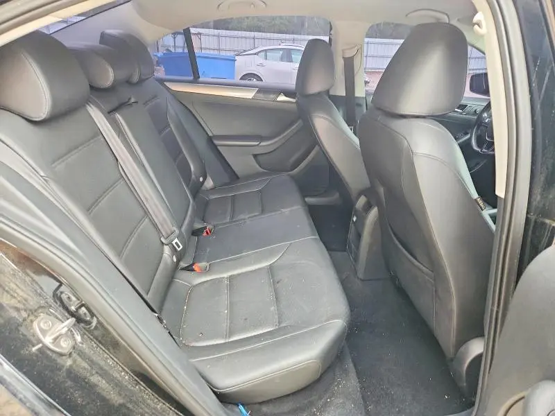 2015 VOLKSWAGEN JETTA SE  