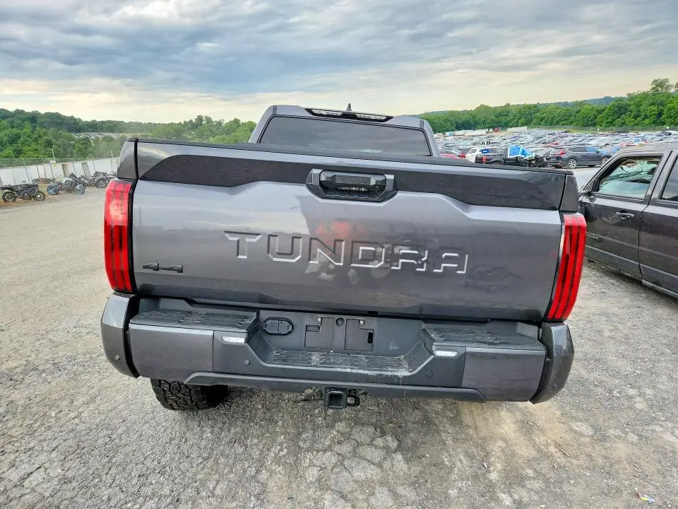 2024 TOYOTA TUNDRA CREWMAX SR5  