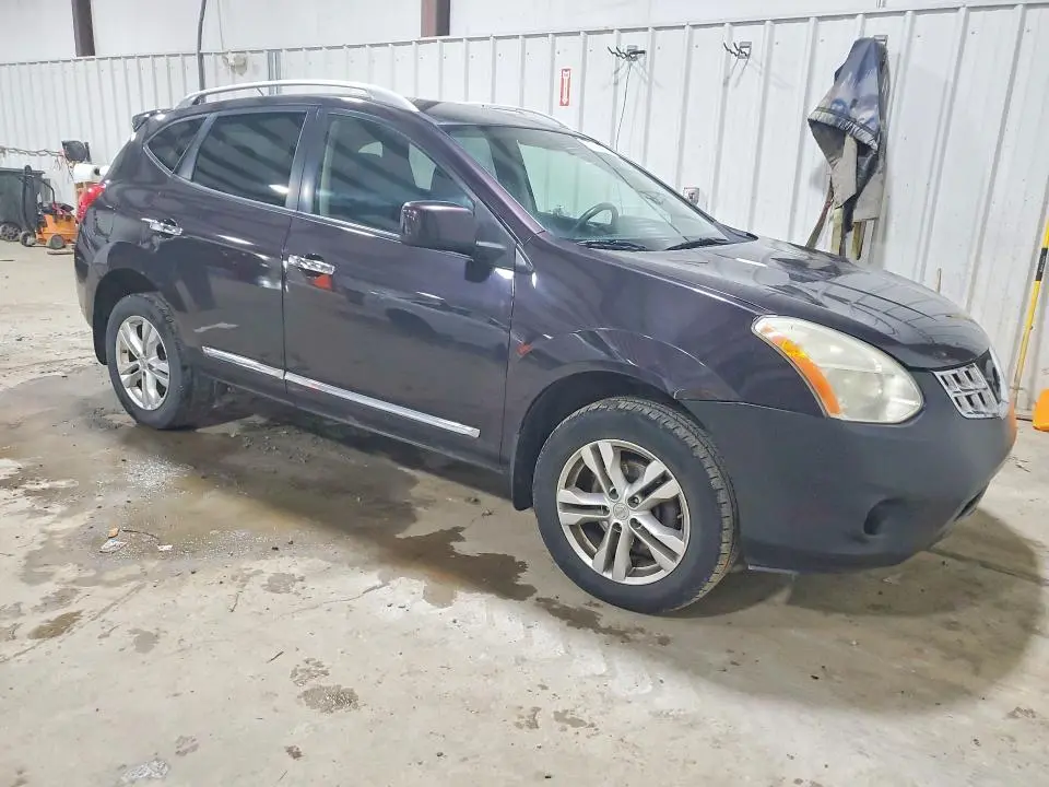 2013 NISSAN ROGUE S  