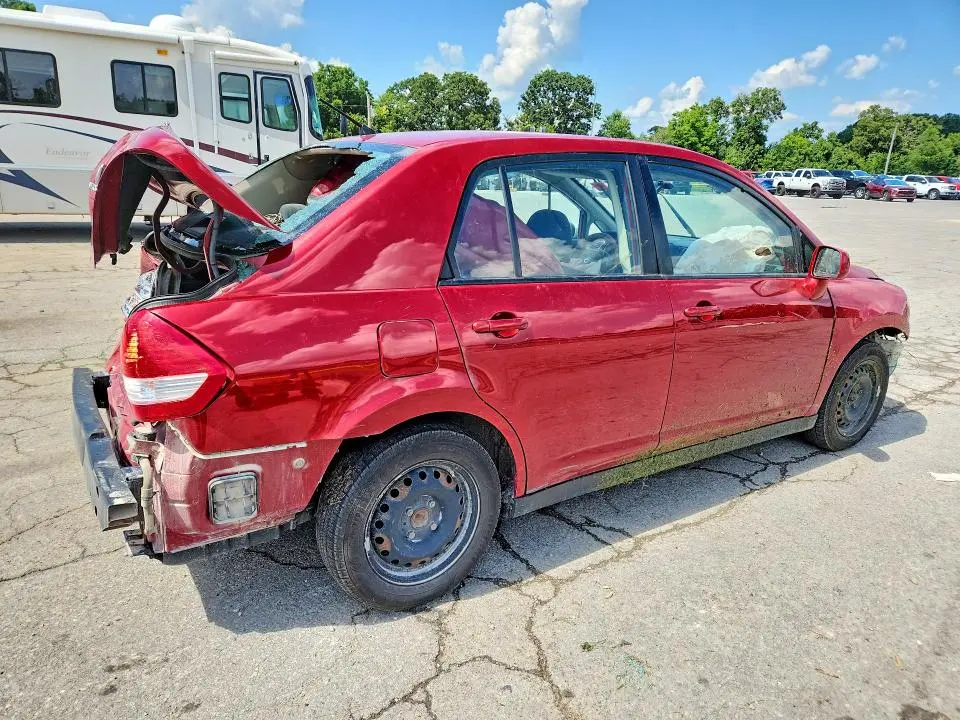2011 NISSAN VERSA 1.8 S  
