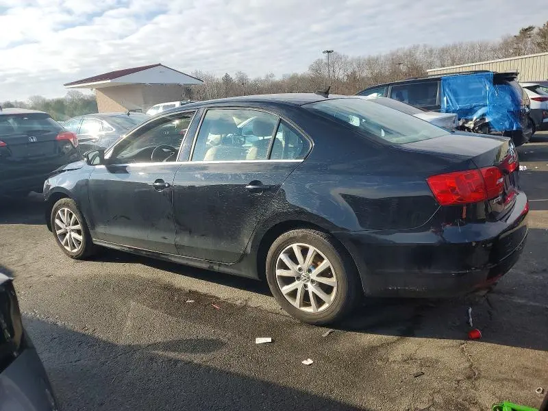 2013 VOLKSWAGEN JETTA SE  