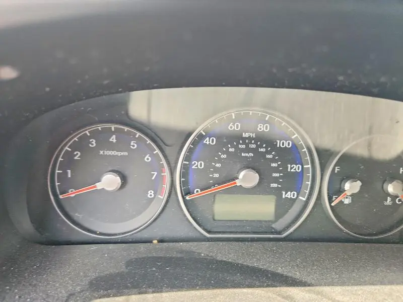 2010 HYUNDAI SANTA FE SE  