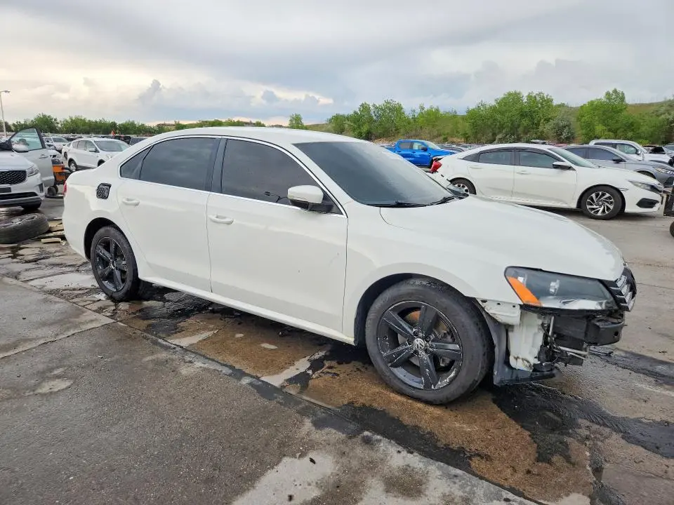 2014 VOLKSWAGEN PASSAT SE  