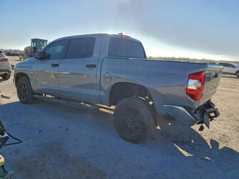2020 TOYOTA TUNDRA CREWMAX SR5  