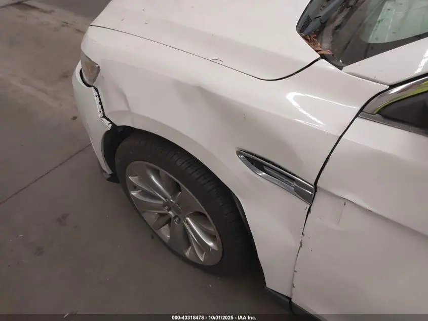 2011 FORD TAURUS LIMITED