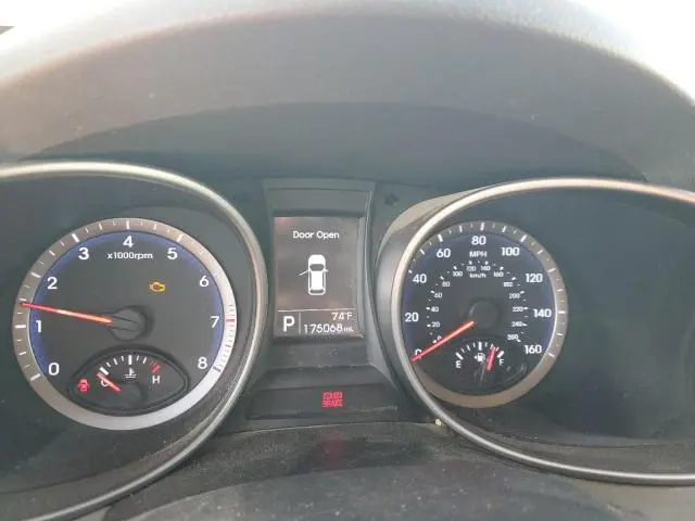 2016 HYUNDAI SANTA FE SE  