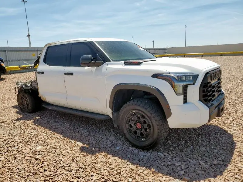 2023 TOYOTA TUNDRA CREWMAX LIMITED  