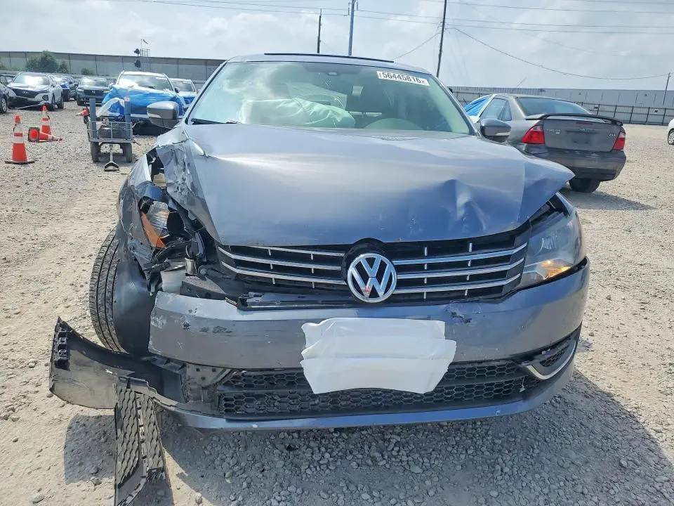 2015 VOLKSWAGEN PASSAT SE  